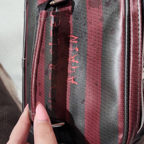 Glamlite Horror Makeup Bag - Picture 5 of 8